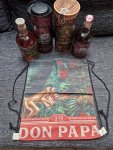 Aukce Don Papa Rye Cask & Sherry Casks 2×0,7l + vějíř, batoh a skládací panák