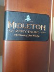 Aukce Midleton Very Rare Barry Crocket Legacy 0,7l 46% L.E. Dřevěný box